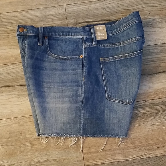 Madewell High-Rise Denim Shorts - Picture 8 of 8